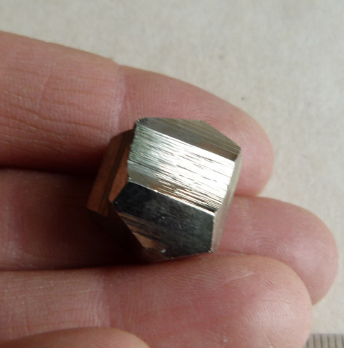 Pyrit krystal - 1,8 cm (P5) — foto 3