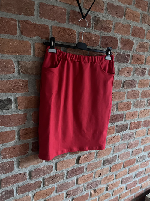 Červená sukně M/L — foto 3