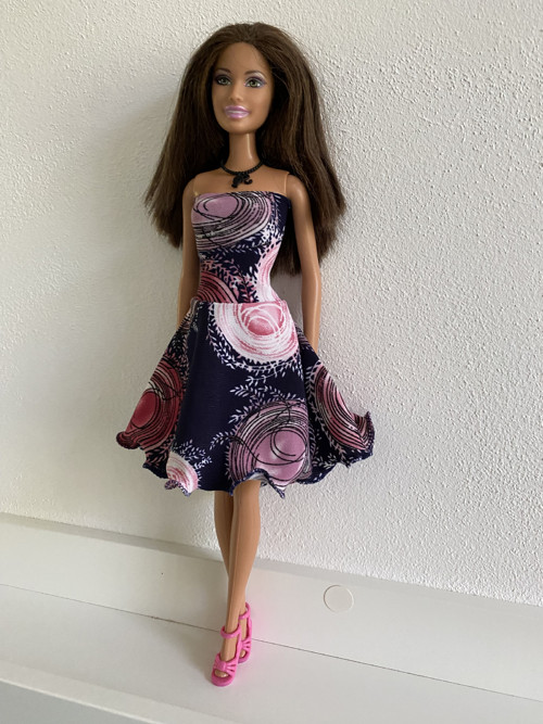 Šaty na panenku Barbie — foto 2