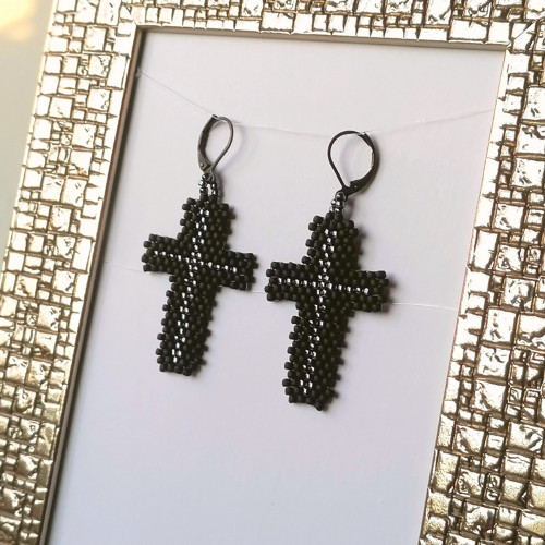 Black Cross Beaded Earrings — foto 5