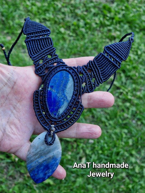 Macrame náhrdelník s lapis lazuli sodalit — foto 2