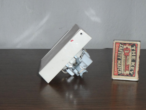 Nová elektrická ZÁSUVKA s krytem — foto 3