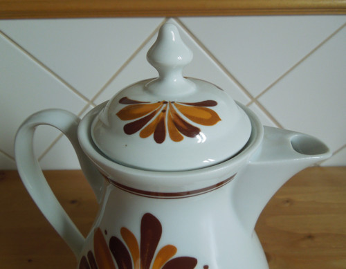 Retro pěkná porcelánová konvice — foto 4