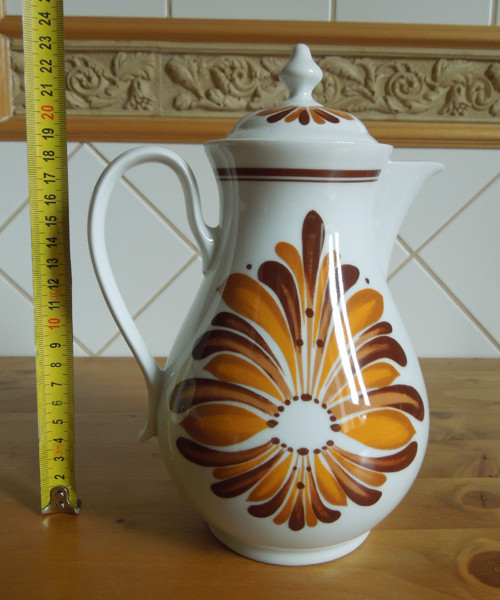 Retro pěkná porcelánová konvice — foto 6
