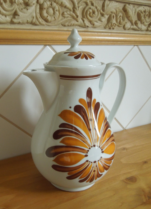 Retro pěkná porcelánová konvice — foto 3