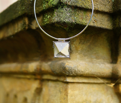 Nerezový náhrdelník... " Crystal pyramid " — foto 4
