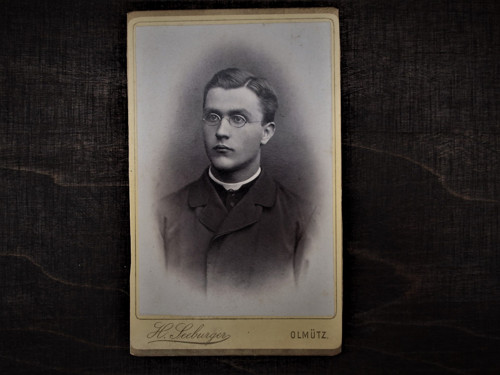 Pilný student - kabinetka — foto 2