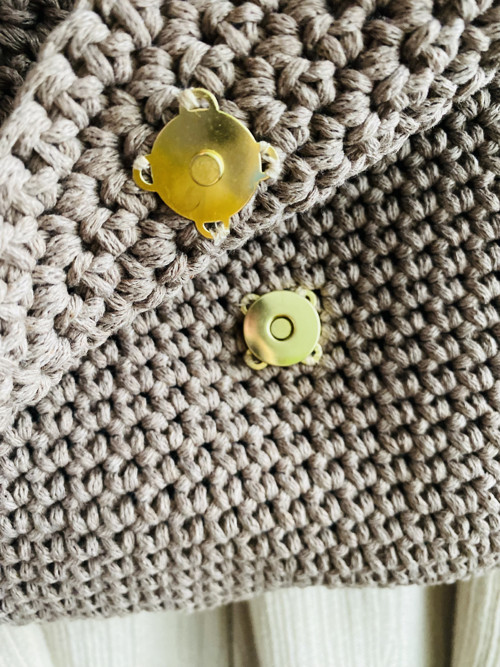 Háčkovaná mini kabelka přírodní hnědá — foto 4