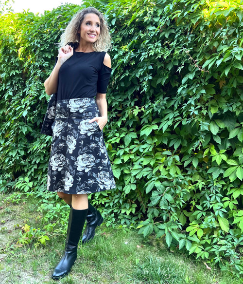 Áčková sukně černá s květy — foto 4