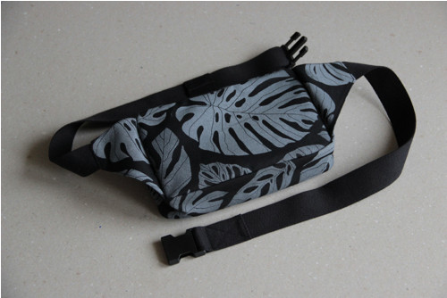 Ledvinka /// Dark side Monstera — foto 3