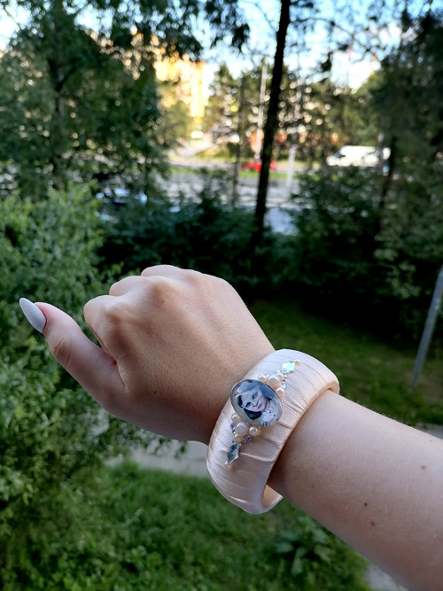 Náramek Dívka v masce — foto 2