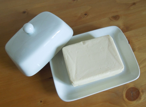 Porcelánová dóza na máslo — foto 2