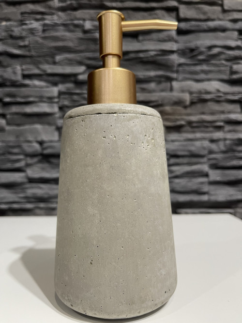 Betonový dávkovač mýdla — foto 4