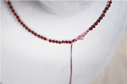 Broušené granáty / Swarovski / hedvábí — foto 2