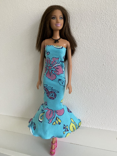 Šaty na panenku Barbie — foto 2