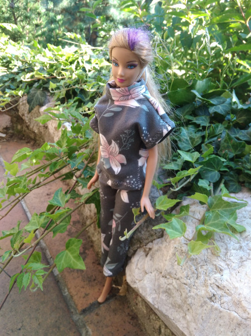 Pro Barbii šedý komplet — foto 2