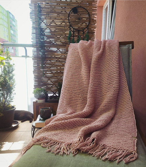 Deka pro jednoho pudrová s třásněmi — foto 2