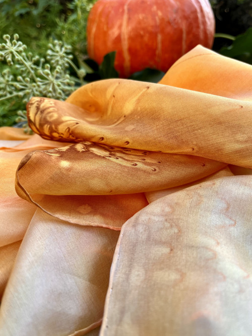 Hedvábný šátek - Pumpkin Spice Latte — foto 5