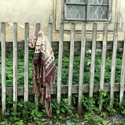 Háčkovaný šátek "Vítr se prohání po úbočích" — foto 5