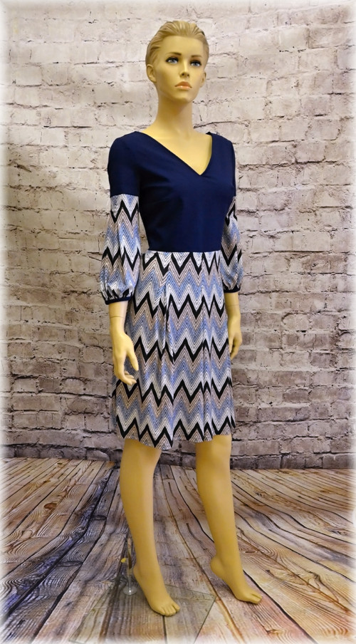 Šaty - Chevron - Vel. 38 — foto 5