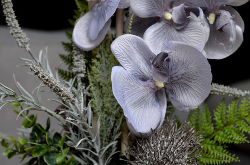 Orchidea šedá květinová dekorace — foto 4