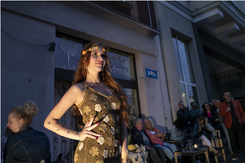 Šaty vintage look luxusní háčkované — foto 5