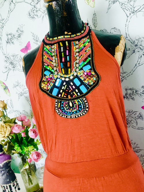 Šaty boho s náhrdelníkem — foto 2