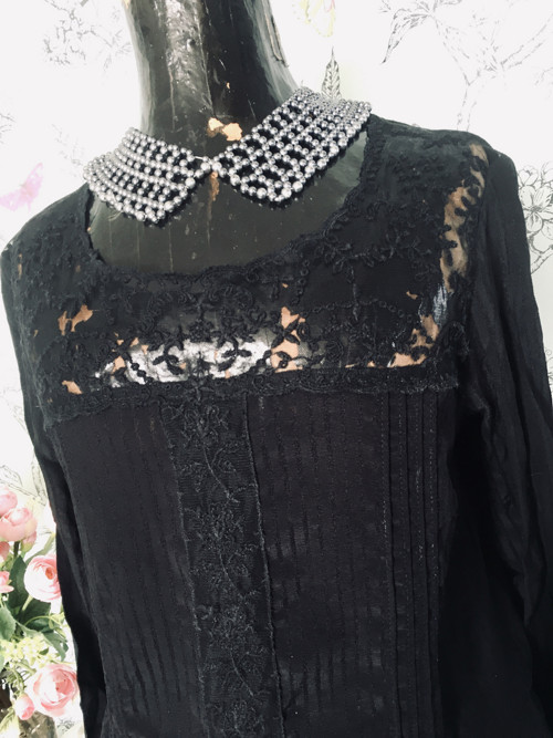 Halenka takřka viktoriánská — foto 2