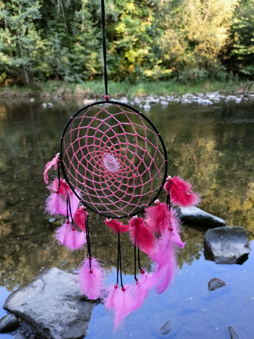 LAPAČ SNŮ - černo-růžový — foto 3