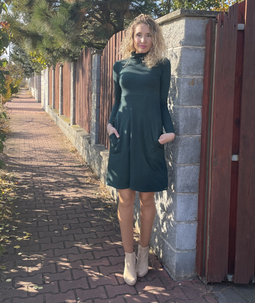 Zelené šaty s rolákem — foto 5