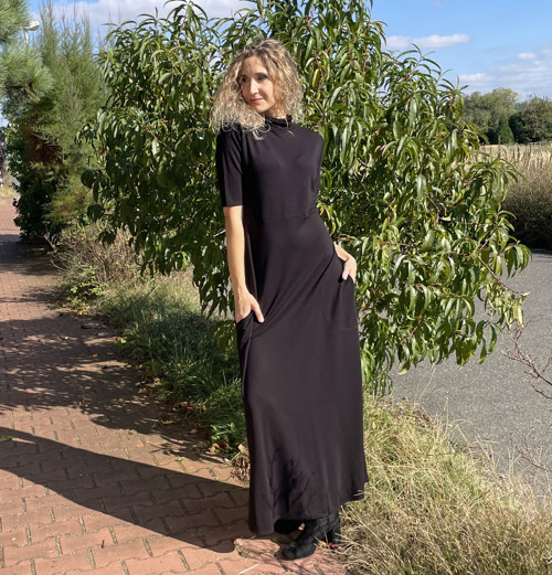 Černé šaty s rolákem dlouhé — foto 3