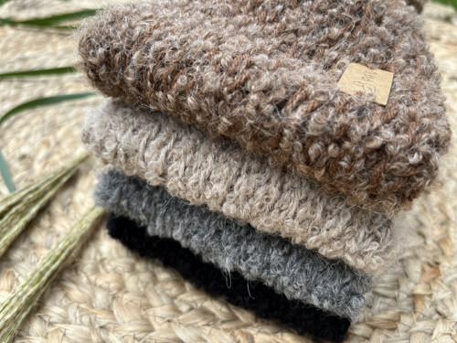 Čelenka alpaka BOUCLÉ - černá — foto 4