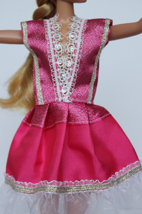 Šaty pro Barbie — foto 5
