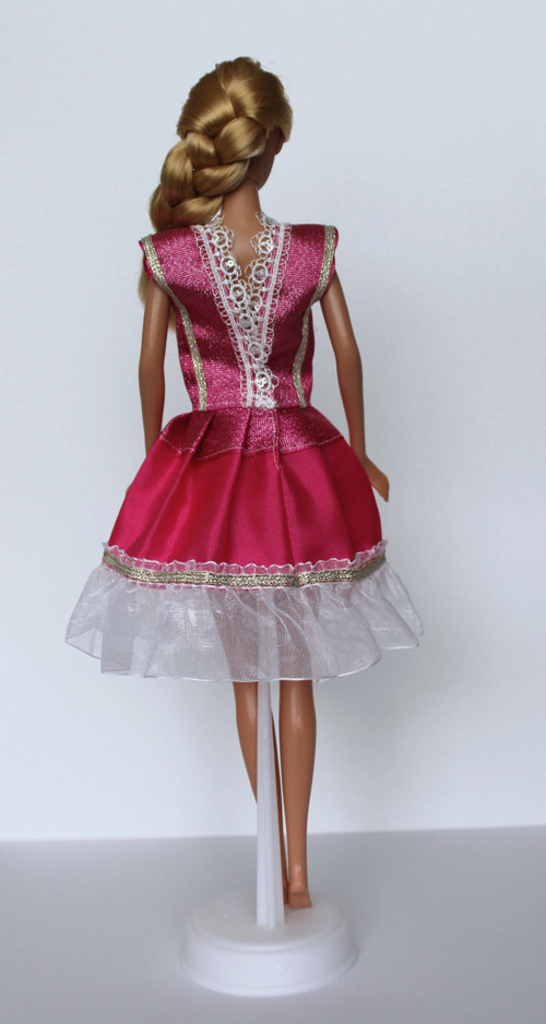 Šaty pro Barbie — foto 2