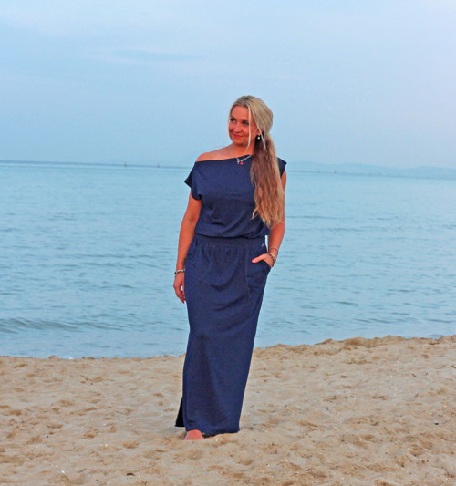 Tmavěmodré dlouhé šaty — foto 4