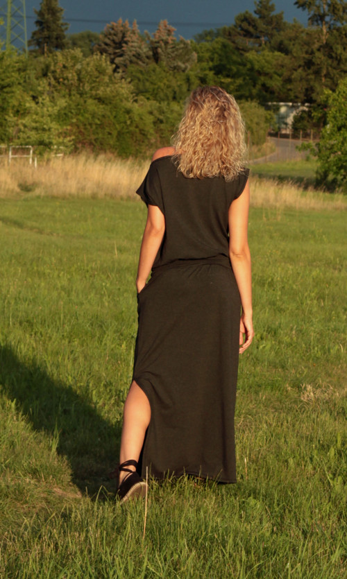 Tmavěšedé dlouhé šaty — foto 5