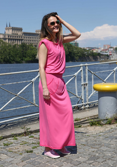 Růžové dlouhé šaty — foto 2