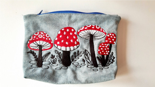 Malá taštička Amanita — foto 3