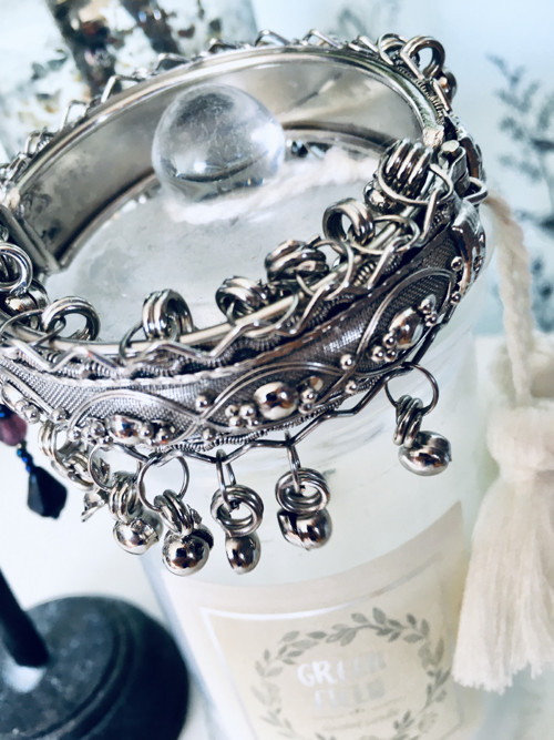 Náramek boho s cingrlátky — foto 2