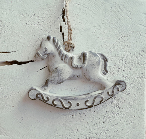 Houpací koník - černošedá patina — foto 3