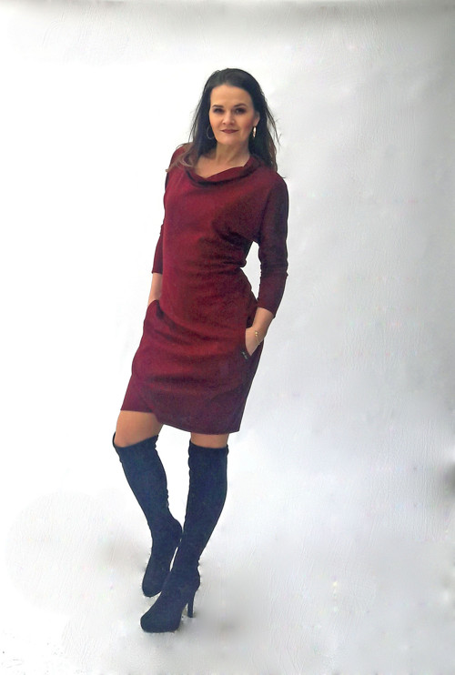 Vínové šaty — foto 2