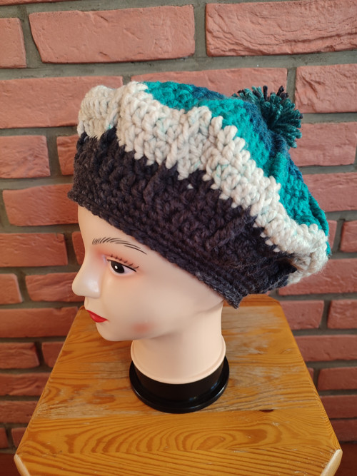 Dámský baret s bambulkou — foto 2