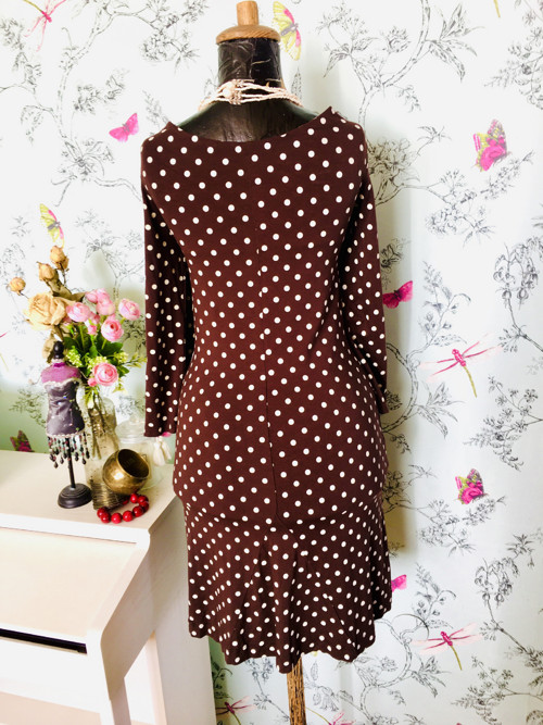 Šaty retro dots v čokoládě — foto 5