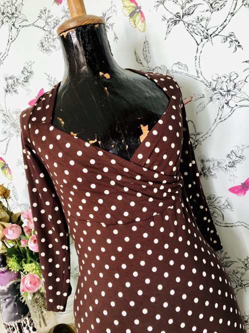 Šaty retro dots v čokoládě — foto 3