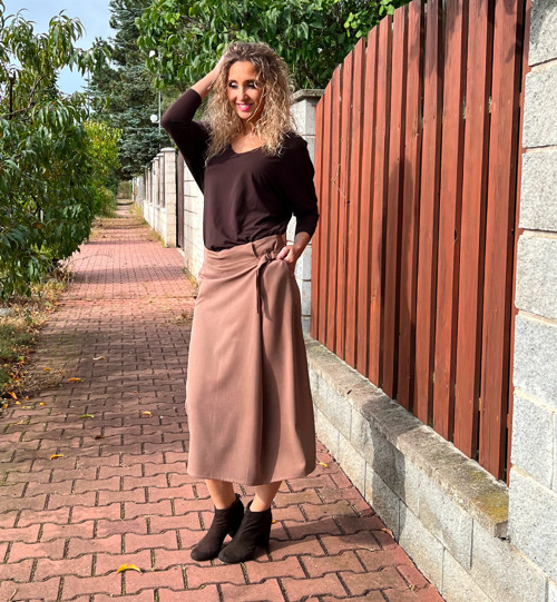 Světle hnědá sukně se skladem — foto 3