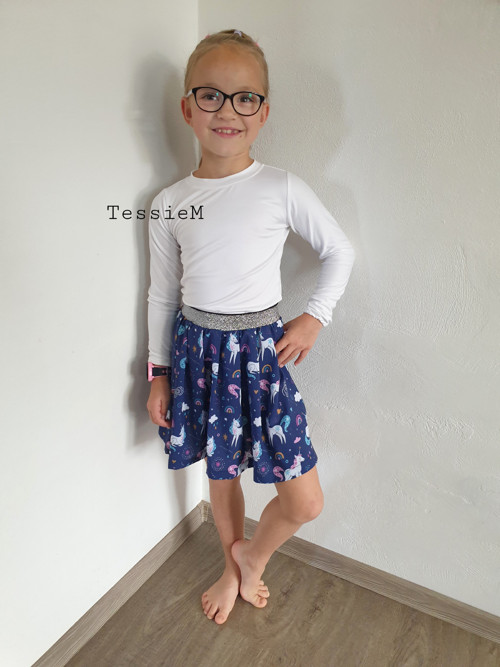 Dívčí sukýnka délka 35 cm — foto 2