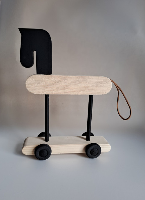 Koník Black — foto 2