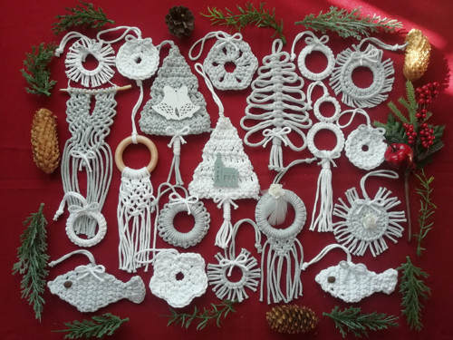 Macramé a háčkované vánoční ozdoby — foto 4