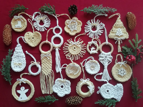 Macramé a háčkované vánoční ozdoby — foto 3