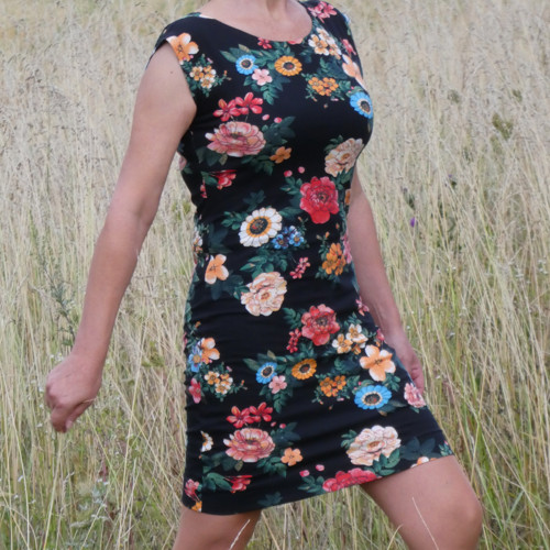Šaty Barevné květy na černé — foto 4